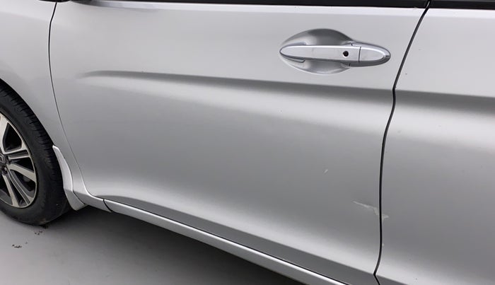 2018 Honda City 1.5L I-VTE V CVT, Petrol, Automatic, 93,732 km, Front passenger door - Slightly dented