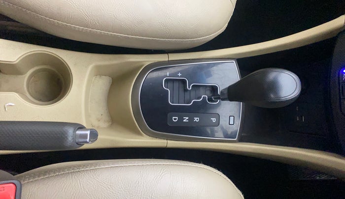 2015 Hyundai Verna FLUIDIC 1.6 VTVT S O AT, Petrol, Automatic, 74,547 km, Gear Lever