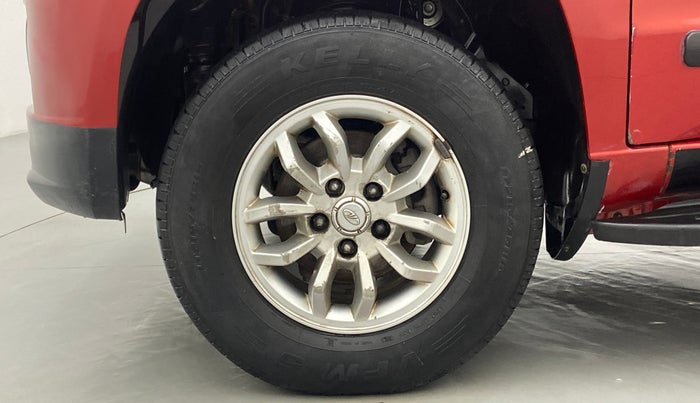 2017 Mahindra TUV300 T8 DUAL TONE, Diesel, Manual, 90,613 km, Left Front Wheel