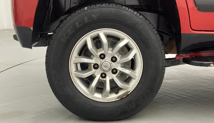 2017 Mahindra TUV300 T8 DUAL TONE, Diesel, Manual, 90,613 km, Right Rear Wheel