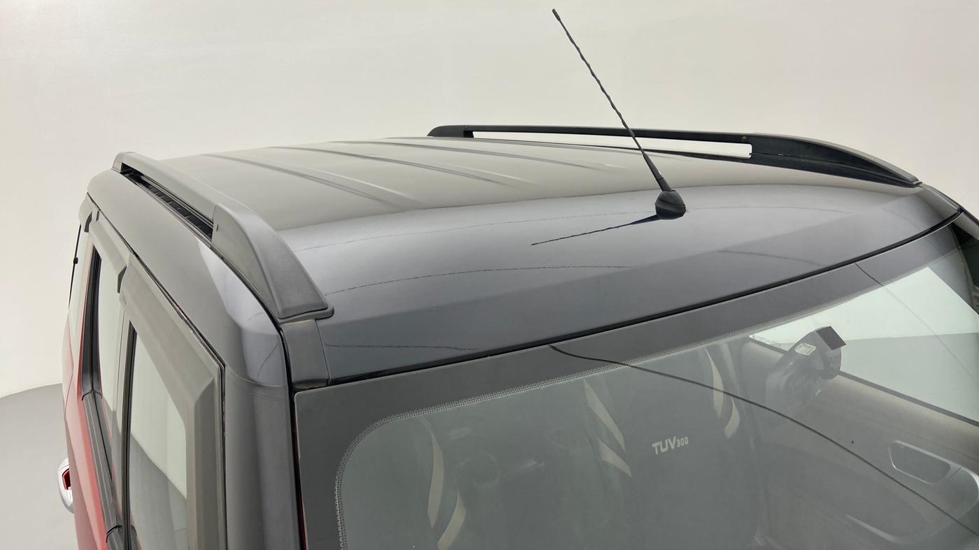 2017 Mahindra TUV300 T8 DUAL TONE, Diesel, Manual, 90,613 km, Roof
