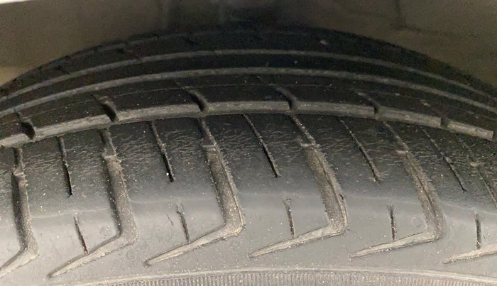 2011 Hyundai i10 SPORTZ 1.2, Petrol, Manual, 96,365 km, Left Front Tyre Tread