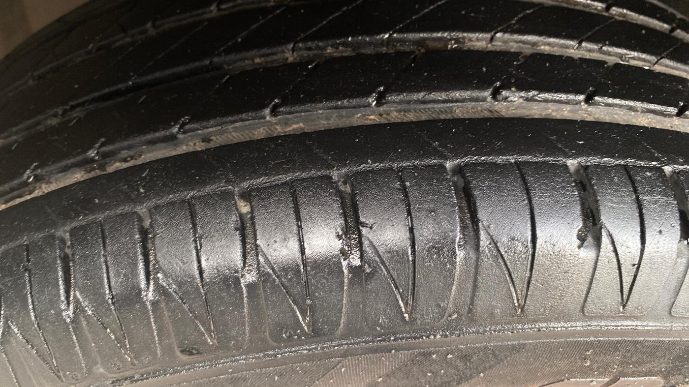 2022 Maruti BREZZA ZXI, Petrol, Manual, 65,788 km, Left Front Tyre Tread