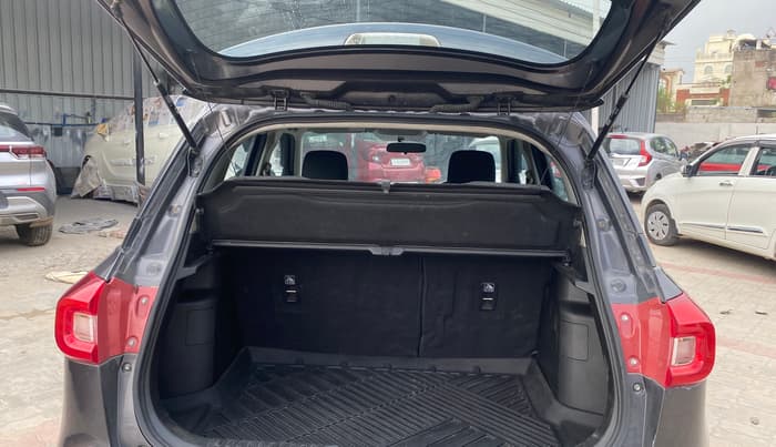 2022 Maruti BREZZA ZXI, Petrol, Manual, 65,677 km, Boot Inside