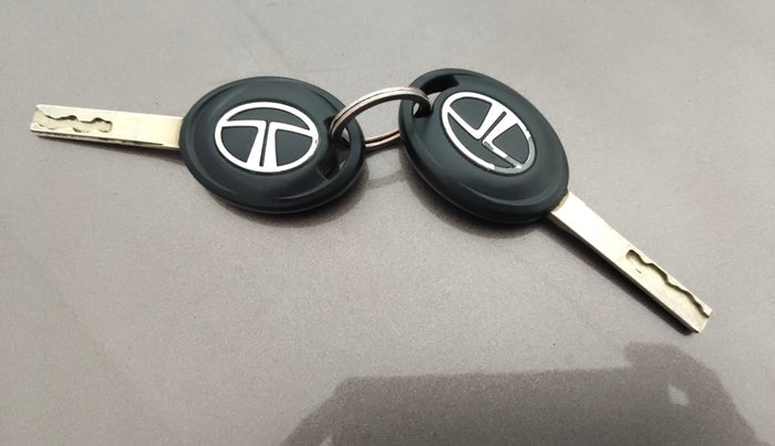 2019 Tata Tiago XE PETROL, Petrol, Manual, 56,563 km, Key Close Up