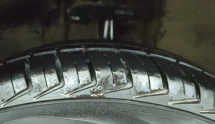 2019 Tata Tiago XE PETROL, Petrol, Manual, 56,563 km, Right Front Tyre Tread