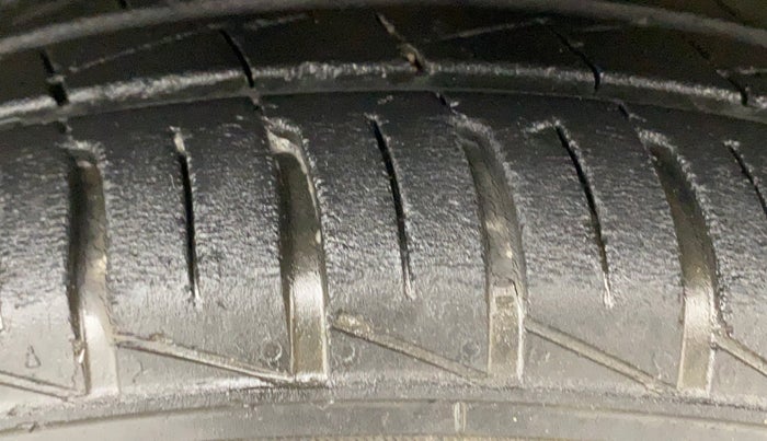 2022 Renault Kwid CLIMBER MT 1.0, Petrol, Manual, 21,549 km, Right Front Tyre Tread