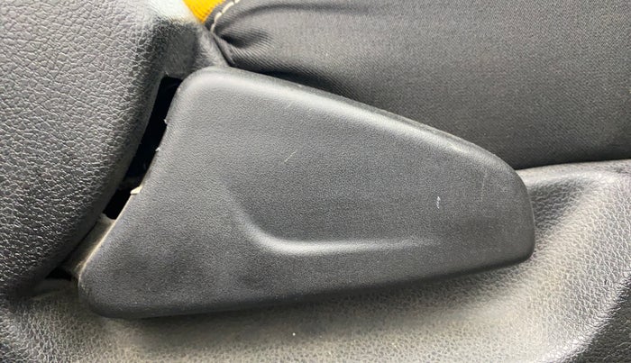 2022 Renault Kwid CLIMBER MT 1.0, Petrol, Manual, 21,549 km, Driver Side Adjustment Panel