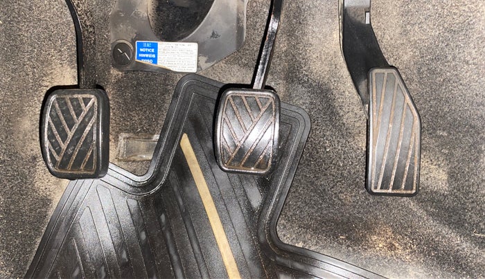 2017 Maruti IGNIS DELTA 1.2, CNG, Manual, 56,219 km, Pedals