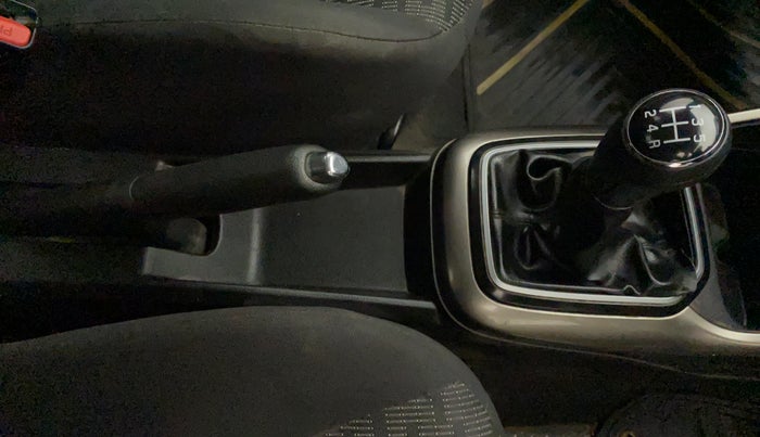 2017 Maruti IGNIS DELTA 1.2, CNG, Manual, 56,219 km, Gear Lever
