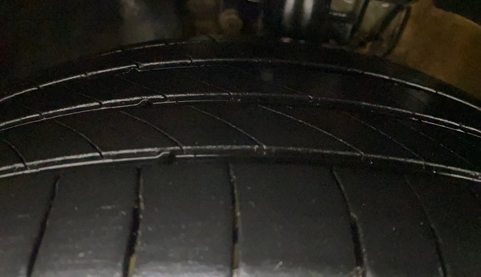 2018 Volkswagen Vento 1.2 TSI HIGHLINE PLUS AT, Petrol, Automatic, 60,751 km, Left Front Tyre Tread