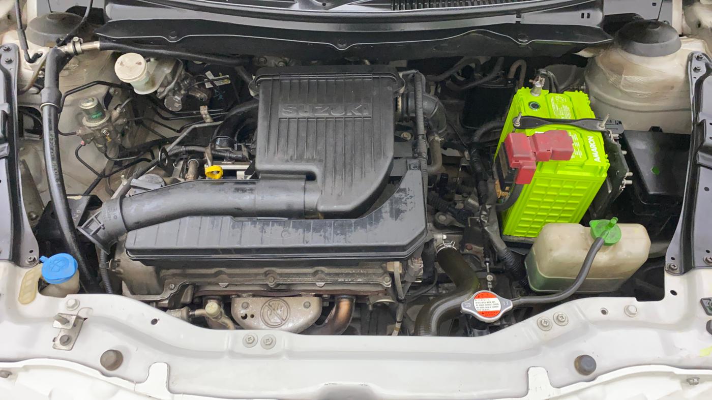 2013 Maruti Swift VXI, Petrol, Manual, 60,801 km, Open Bonet