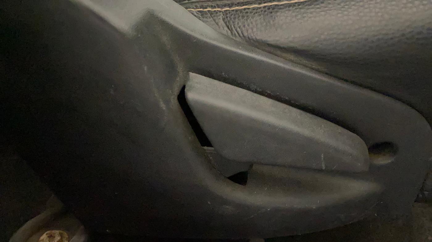 2018 Datsun Go REMIX EDITION, Petrol, Manual, 1,00,309 km, Driver Side Adjustment Panel