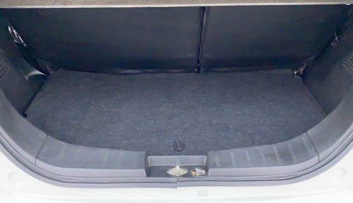 2014 Maruti Wagon R 1.0 VXI, Petrol, Manual, 39,629 km, Boot inside view