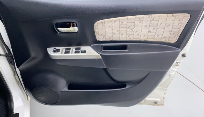 2014 Maruti Wagon R 1.0 VXI, Petrol, Manual, 39,629 km, Driver Side Door Panels Controls