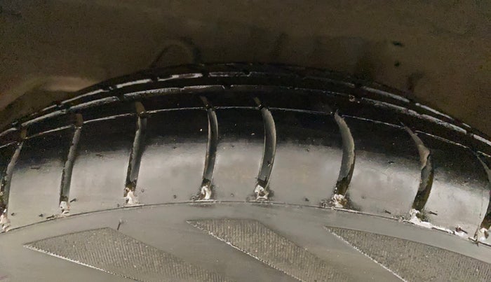 2017 Hyundai Eon MAGNA +, Petrol, Manual, 50,408 km, Right Rear Tyre Tread