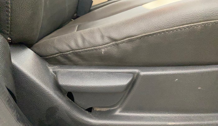 2017 Hyundai Eon MAGNA +, Petrol, Manual, 50,408 km, Driver Side Adjustment Panel