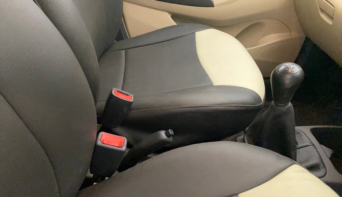 2017 Hyundai Eon MAGNA +, Petrol, Manual, 50,408 km, Gear Lever