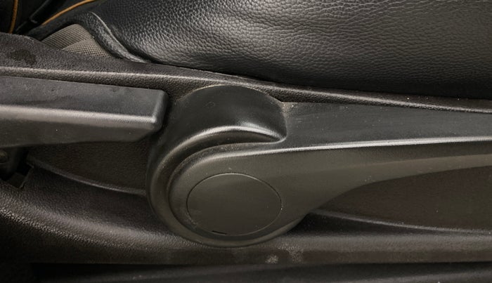 2015 Tata Bolt XMS REVOTRON, Petrol, Manual, 63,768 km, Driver Side Adjustment Panel