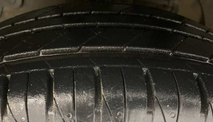 2015 Tata Bolt XMS REVOTRON, Petrol, Manual, 63,768 km, Left Front Tyre Tread