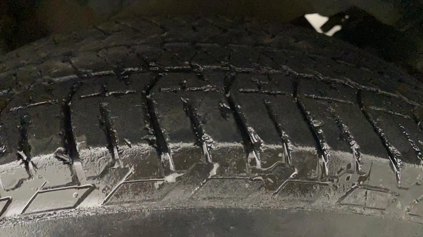2016 Mahindra XUV500 W10 AT, Diesel, Automatic, 73,995 km, Left Rear Tyre Tread