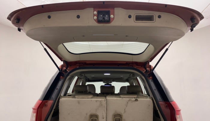 2016 Mahindra XUV500 W10 AT, Diesel, Automatic, 73,995 km, Boot Door Open