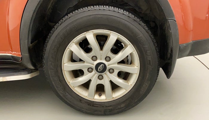 2016 Mahindra XUV500 W10 AT, Diesel, Automatic, 73,995 km, Left Rear Wheel