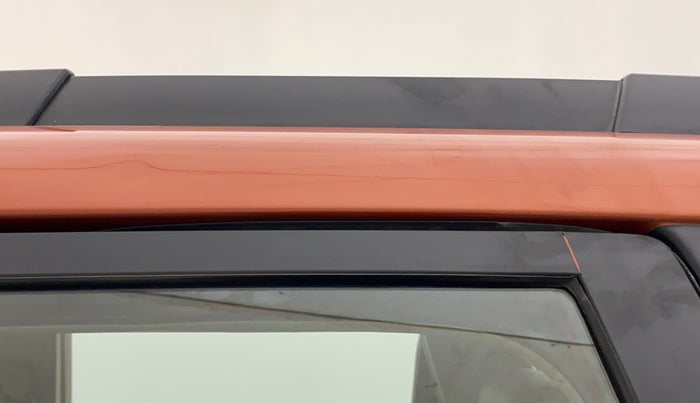 2016 Mahindra XUV500 W10 AT, Diesel, Automatic, 73,995 km, Left B pillar - Slightly dented