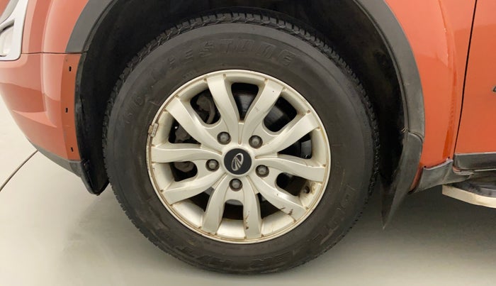 2016 Mahindra XUV500 W10 AT, Diesel, Automatic, 73,995 km, Left Front Wheel