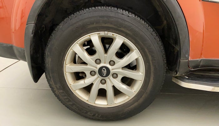 2016 Mahindra XUV500 W10 AT, Diesel, Automatic, 73,995 km, Right Rear Wheel