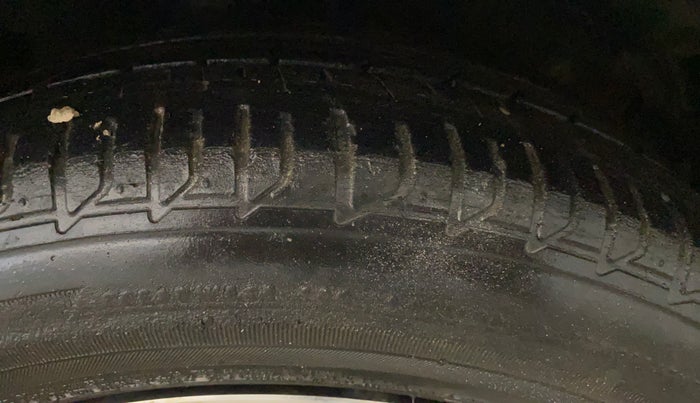 2015 Hyundai Verna FLUIDIC 4S 1.6 VTVT S(O), Petrol, Manual, 59,569 km, Right Front Tyre Tread