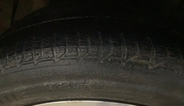 2015 Hyundai Verna FLUIDIC 4S 1.6 VTVT S(O), Petrol, Manual, 59,569 km, Left Rear Tyre Tread