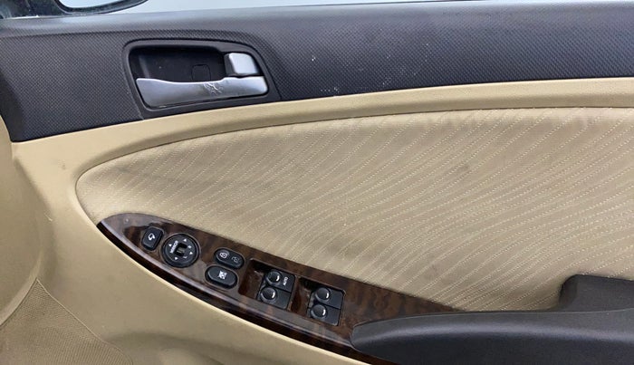 2015 Hyundai Verna FLUIDIC 4S 1.6 VTVT S(O), Petrol, Manual, 59,569 km, Driver Side Door Panels Control