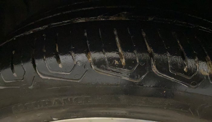 2015 Hyundai Verna FLUIDIC 4S 1.6 VTVT S(O), Petrol, Manual, 59,569 km, Left Front Tyre Tread