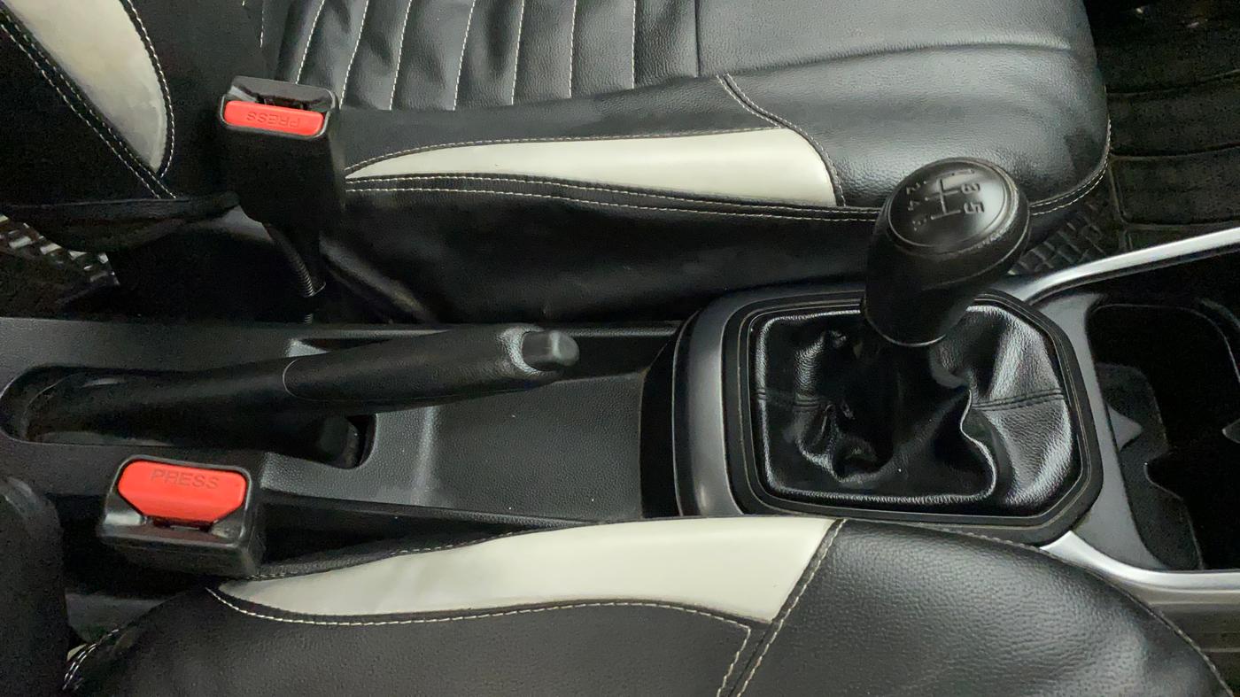 2021 Maruti IGNIS SIGMA 1.2, Petrol, Manual, 44,980 km, Gear Lever