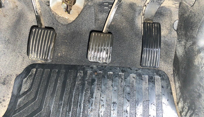 2017 Hyundai Xcent SX 1.2, CNG, Manual, 78,345 km, Pedals