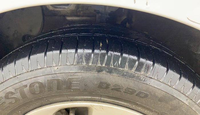 2017 Hyundai Xcent SX 1.2, CNG, Manual, 78,345 km, Left Front Tyre Tread