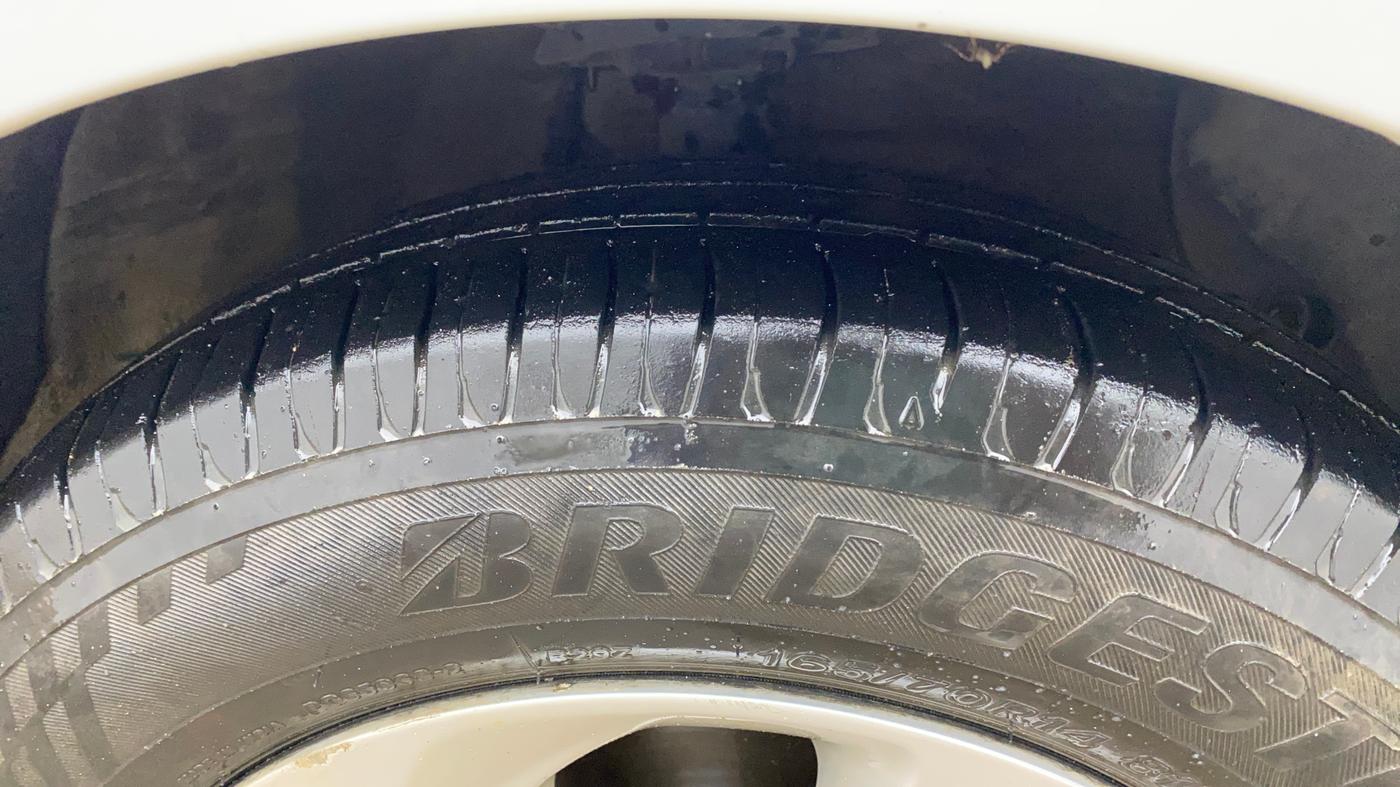 2017 Hyundai Xcent SX 1.2, CNG, Manual, 78,345 km, Right Front Tyre Tread