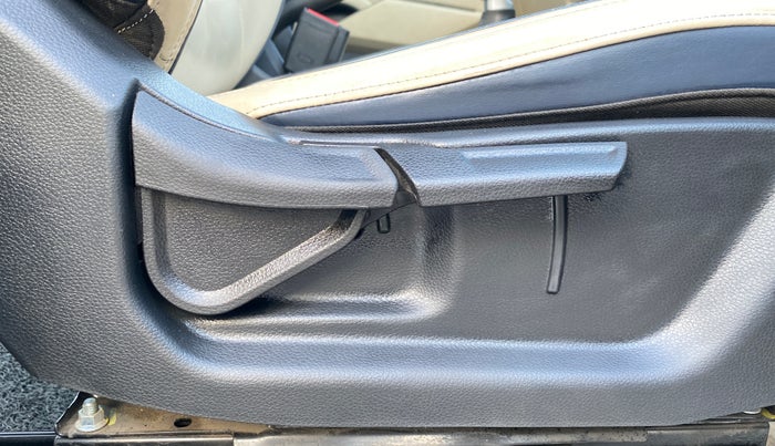 2023 KIA CARENS LUXURY PLUS IMT 1.5 DIESEL IMT, Diesel, Manual, 53,577 km, Driver Side Adjustment Panel