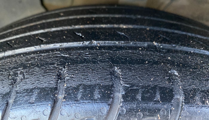 2023 KIA CARENS LUXURY PLUS IMT 1.5 DIESEL IMT, Diesel, Manual, 53,577 km, Left Front Tyre Tread