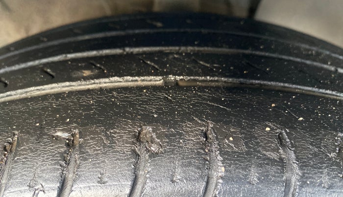 2023 KIA CARENS LUXURY PLUS IMT 1.5 DIESEL IMT, Diesel, Manual, 53,577 km, Right Front Tyre Tread