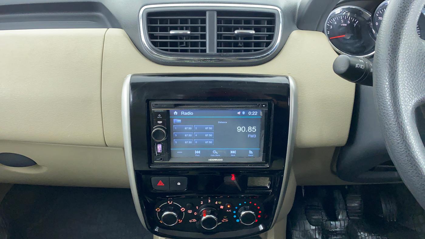 2016 Nissan Terrano XL P, Petrol, Manual, 39,999 km, Air Conditioner
