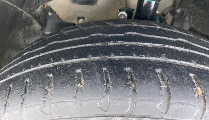 2016 Nissan Terrano XL P, Petrol, Manual, 39,999 km, Left Front Tyre Tread