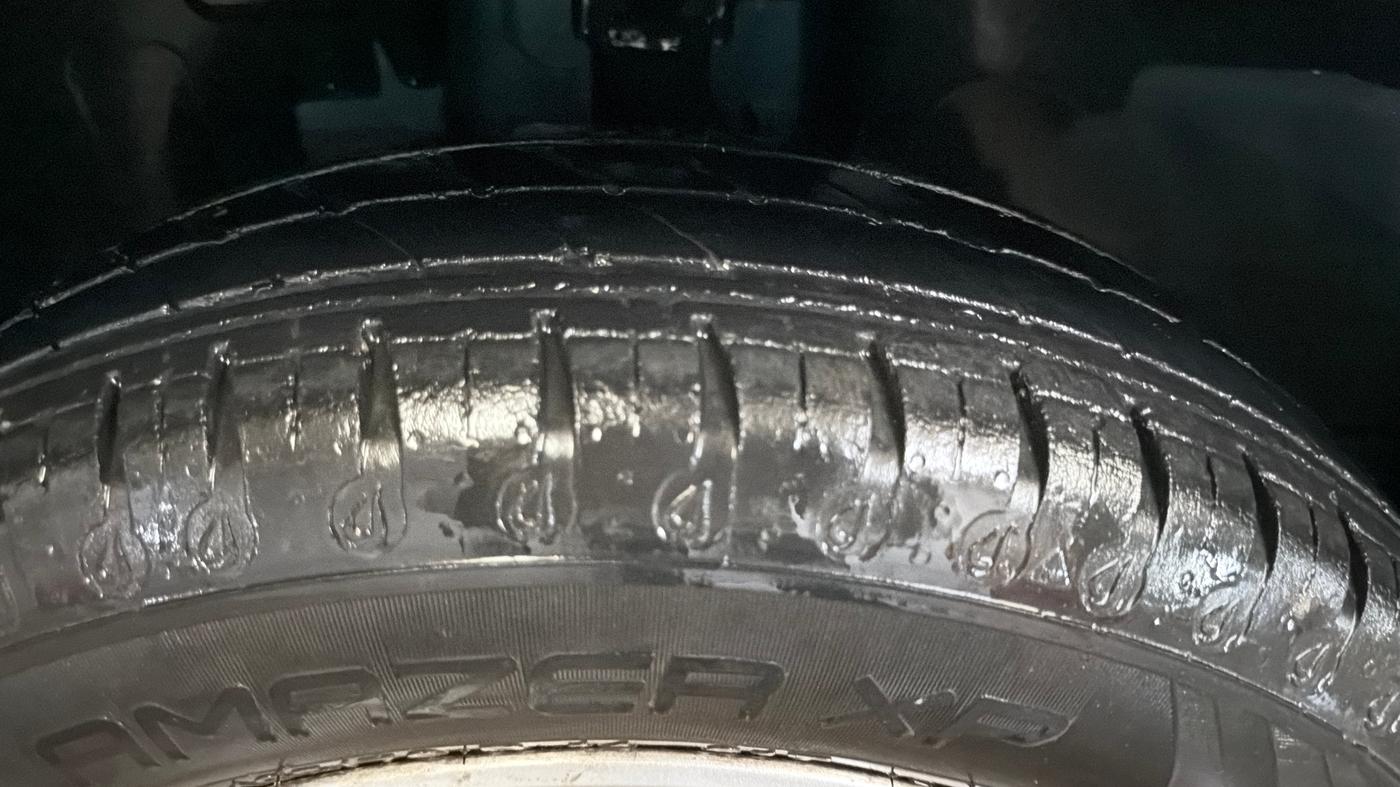 2020 Renault Kwid RXT 1.0 (O), Petrol, Manual, 27,837 km, Left Front Tyre Tread