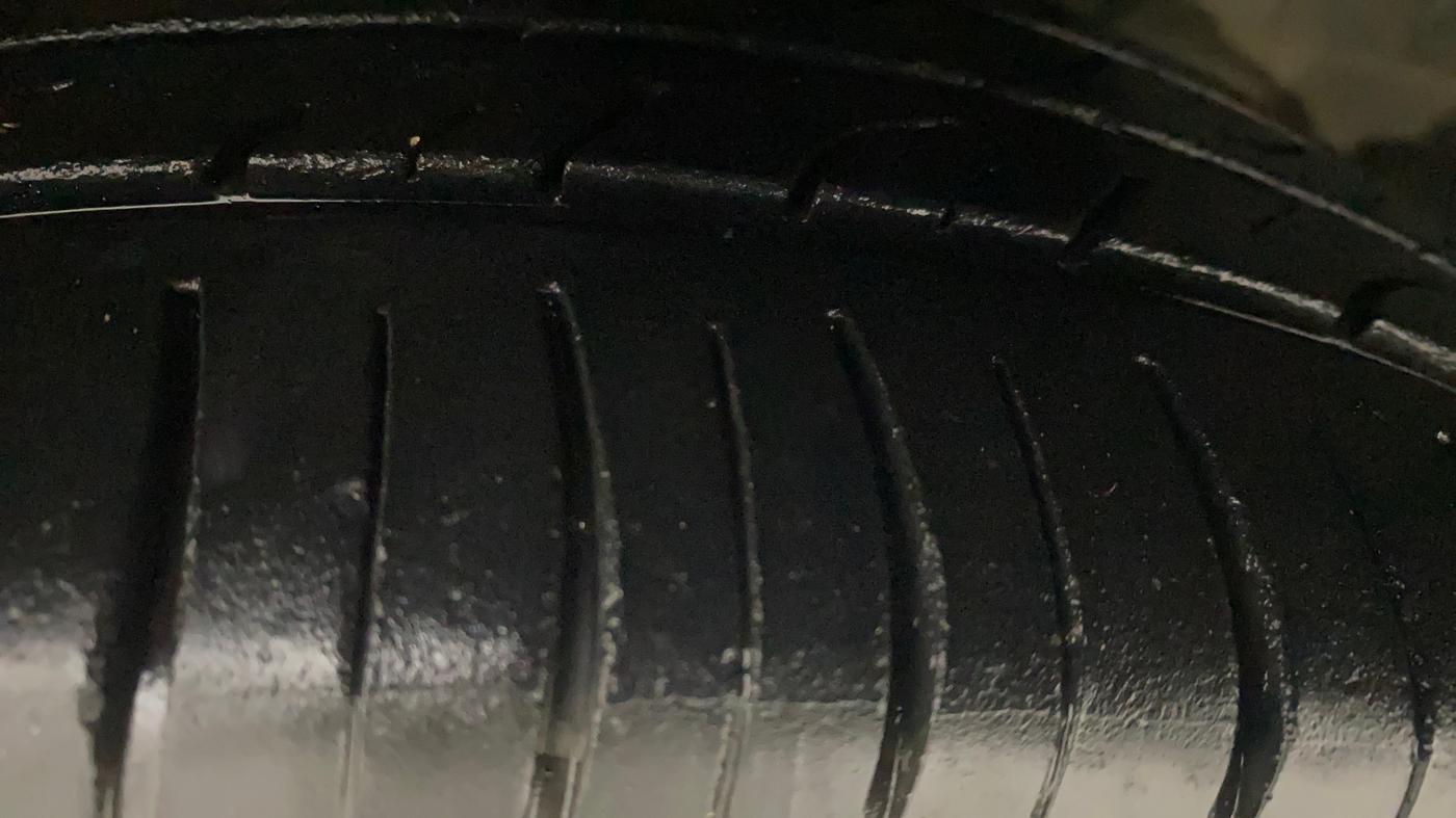 2017 Ford New Figo TITANIUM 1.5 PETROL AT, Petrol, Automatic, 81,682 km, Left Front Tyre Tread