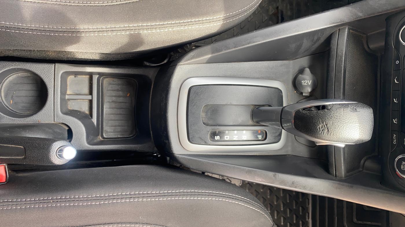 2017 Ford New Figo TITANIUM 1.5 PETROL AT, Petrol, Automatic, 81,682 km, Gear Lever