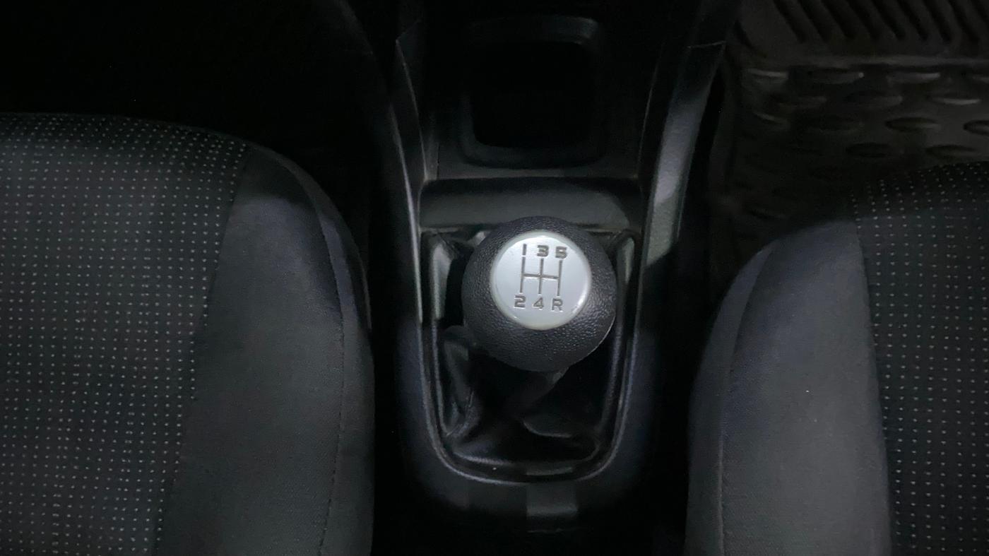 2012 Maruti Swift LDI, Diesel, Manual, 1,27,114 km, Gear Lever