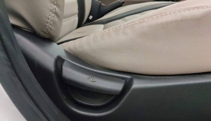 2014 Hyundai Xcent BASE 1.2, Petrol, Manual, 45,599 km, Driver Side Adjustment Panel