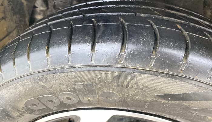 2023 Mahindra XUV300 W8 (O) 1.2 PETROL, Petrol, Manual, 34,807 km, Left Front Tyre Tread