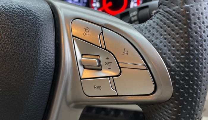 2023 Mahindra XUV300 W8 (O) 1.2 PETROL, Petrol, Manual, 34,807 km, Adaptive Cruise Control